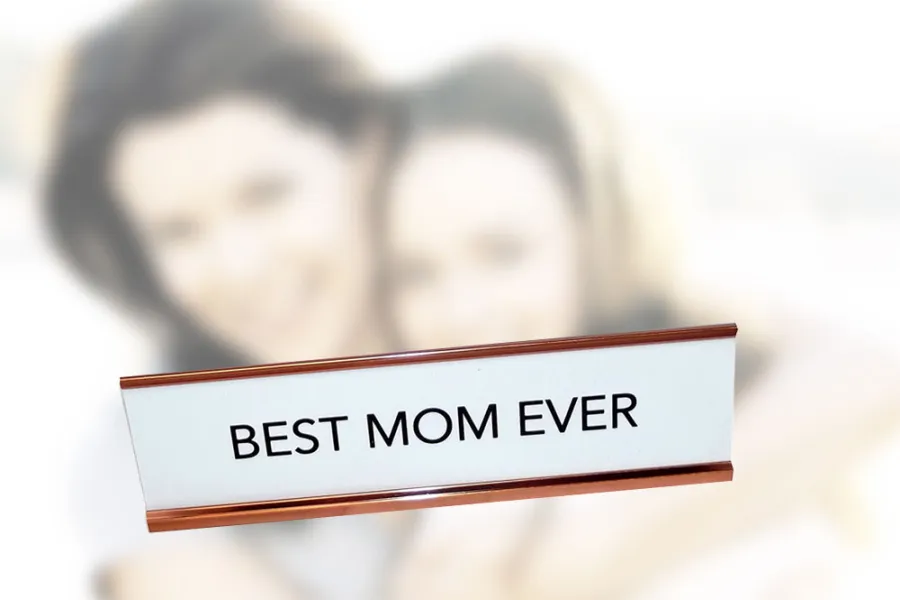 Best Mom Ever Nameplate - Mother's Day Gift Idea